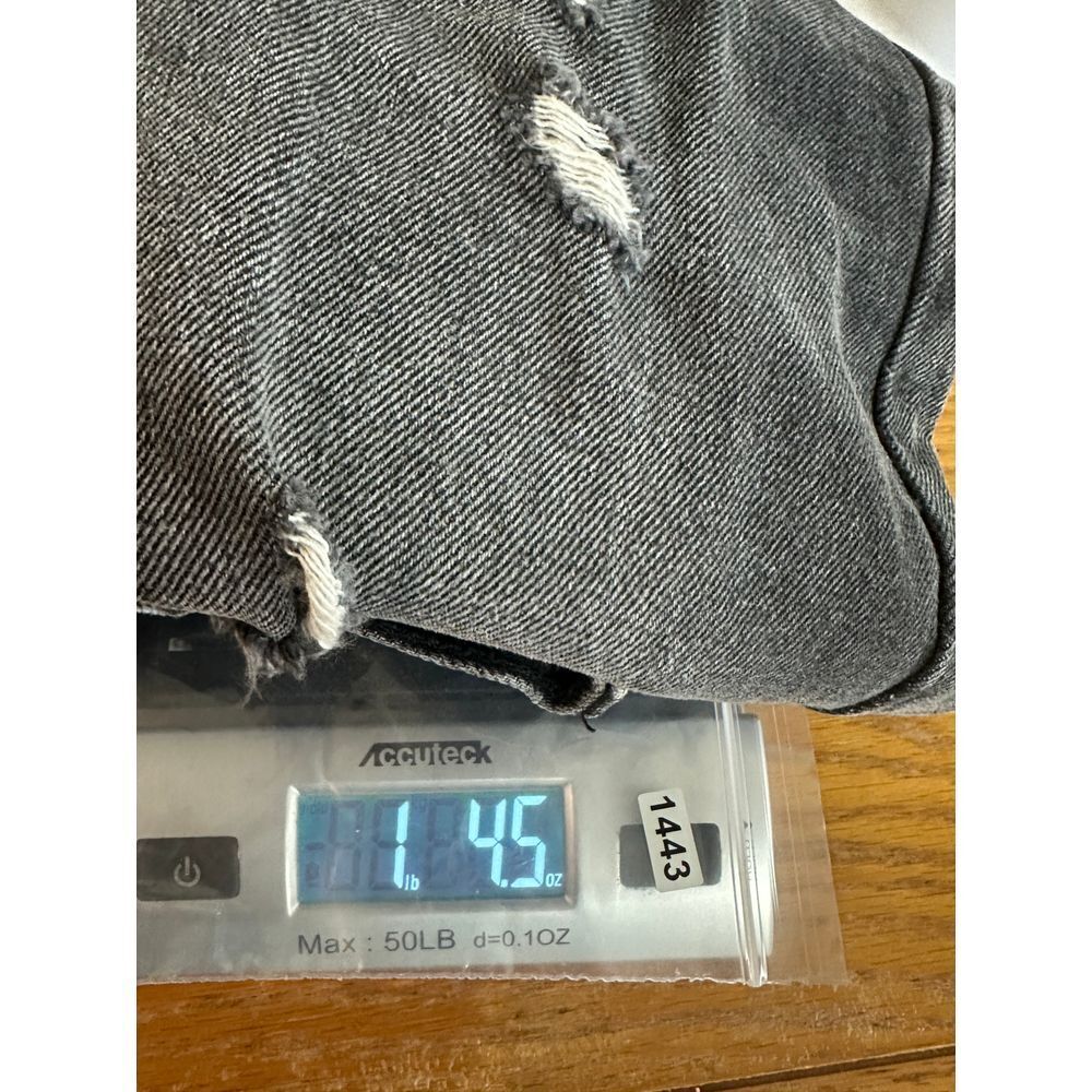 Levi Strauss & Co. Women's Jeans Shorts W30 - Picture 11 of 11